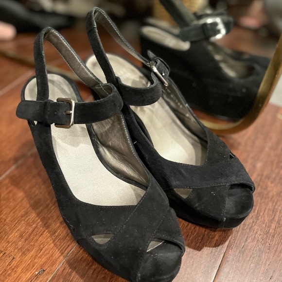 Stuart Weitzman black suede peep toe wedges - Picture 2 of 7